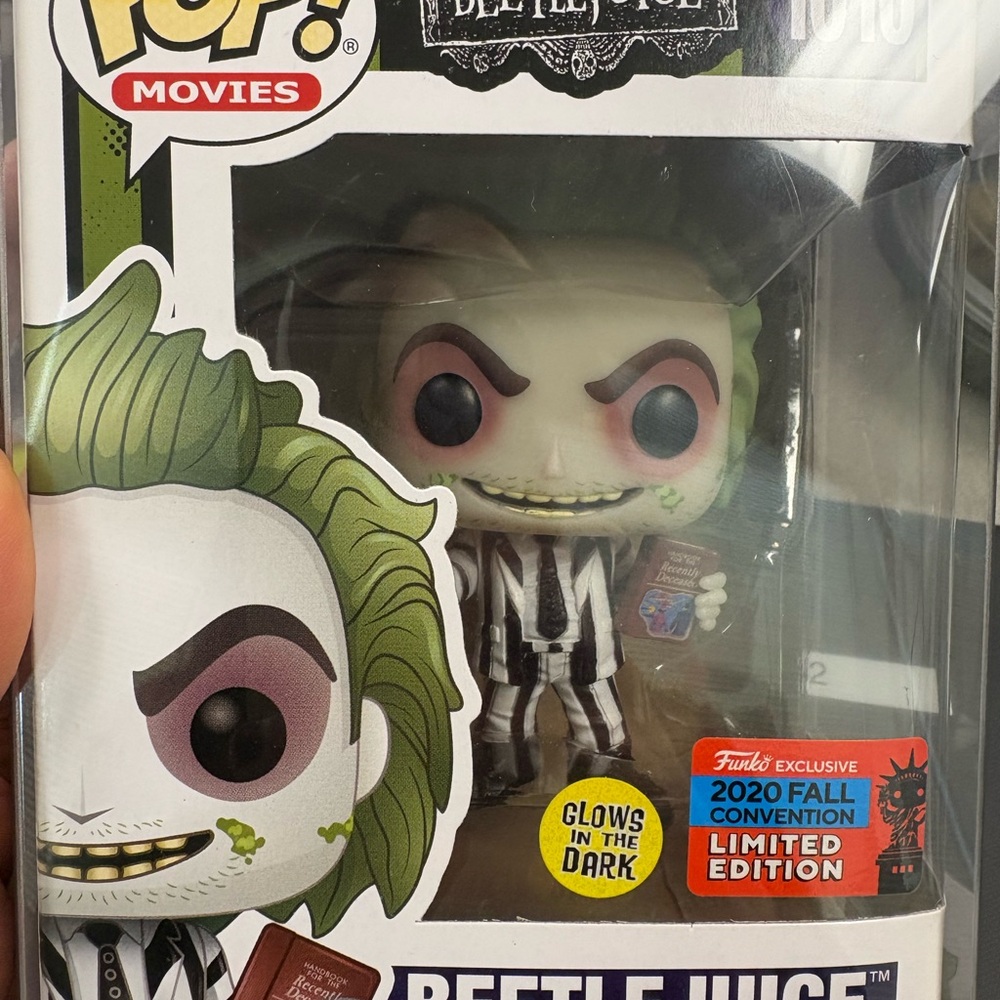 Funko Pop Beetlejuice Green Hair and Black Stripes 
***New Unopened